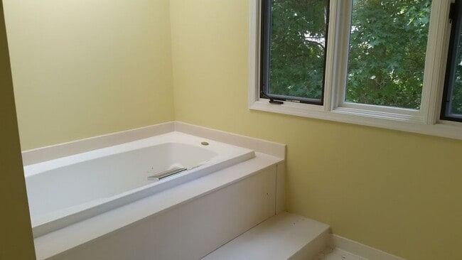 Building Photo - Midlothian-Brandermill Subdivision-close to water