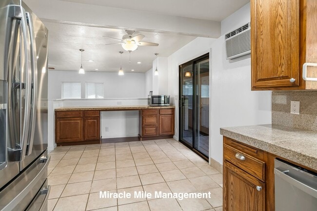 Building Photo - Ranch-Style, Spacious 5 Bedroom Home is De...