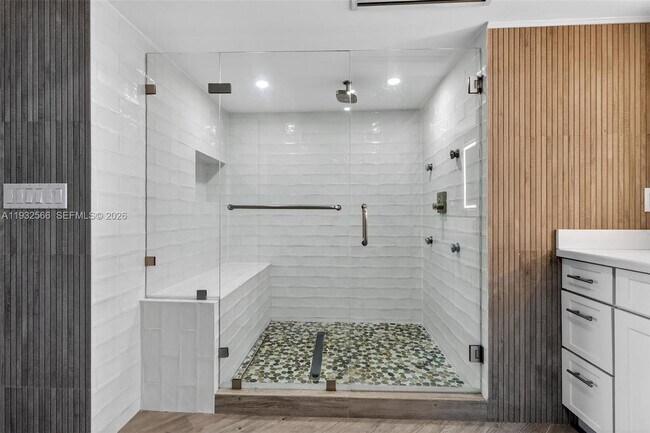 Building Photo - 16711 Collins Ave