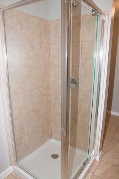 Building Photo - 809 Diamond Ct