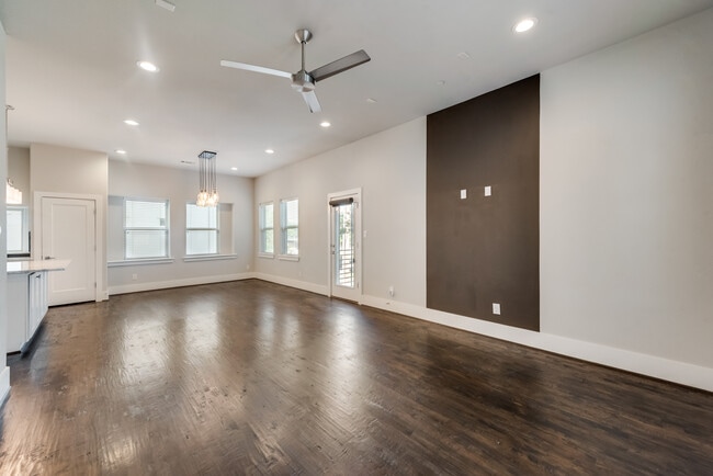 Building Photo - 5815 Bryan Pky