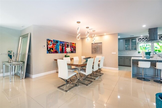 Building Photo - 709 Elm Tree Ln