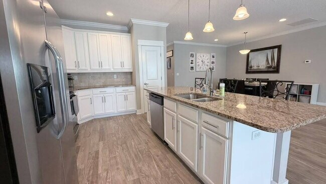 Building Photo - 3206 Oak Bluff Ln