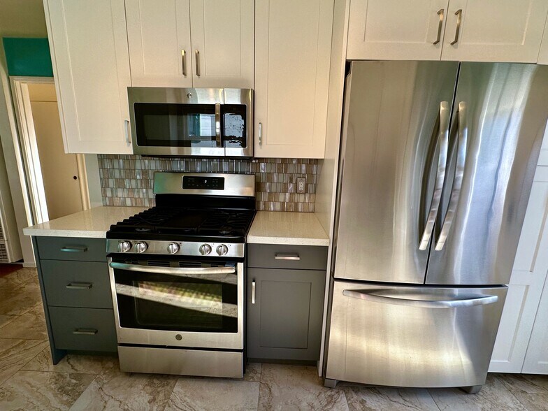 Primary Photo - 1342 Ordway St