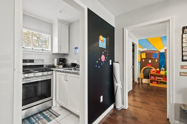 Building Photo - 5302 Treaschwig Rd