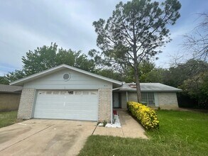 Building Photo - 3-bedroom, 2 bath, 2-car garage Available now
