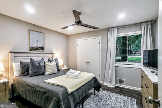 Building Photo - 85 Wilhelmina Dr