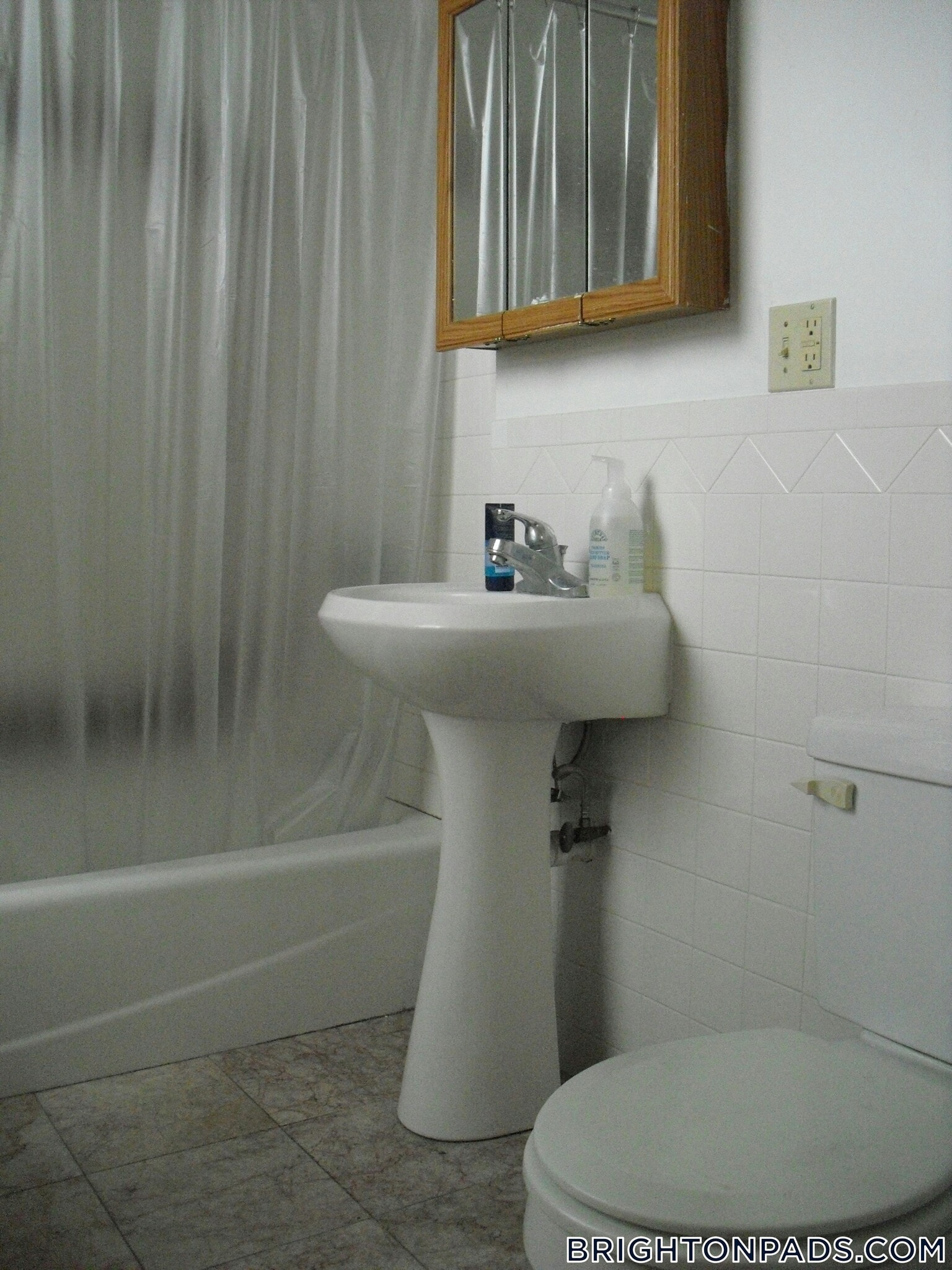 Building Photo - 17 Cummings Rd