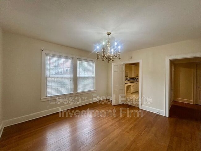 Building Photo - 446 Forest Ave