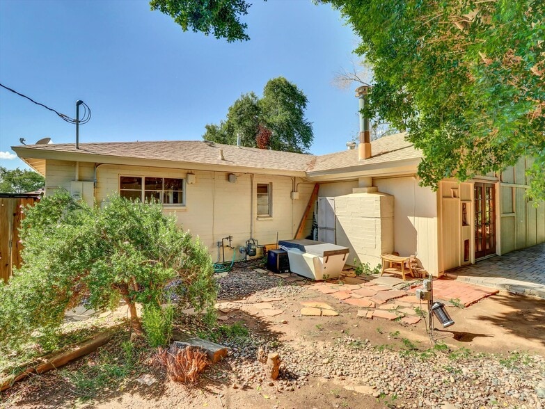 Building Photo - 1022 E Keim Dr