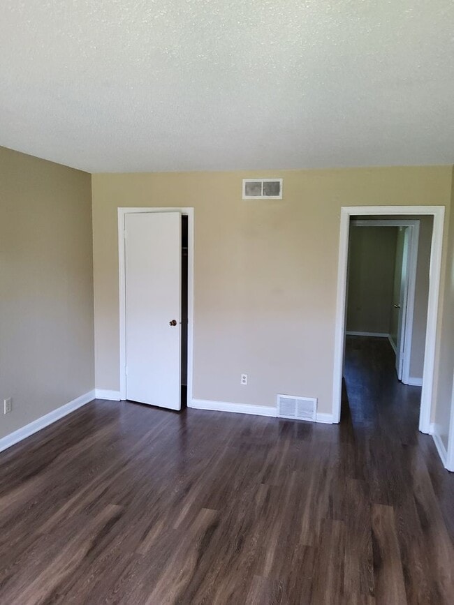 Building Photo - 3677 Hillbrook Rd