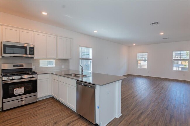 Building Photo - 1437 Weatherford Ln