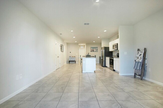 Building Photo - 266 Raspberry Rd