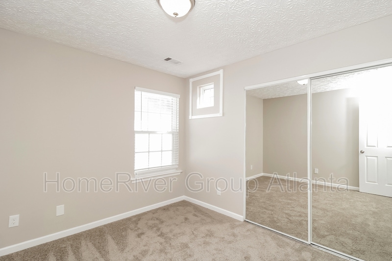 Building Photo - 206 Ilex Dr