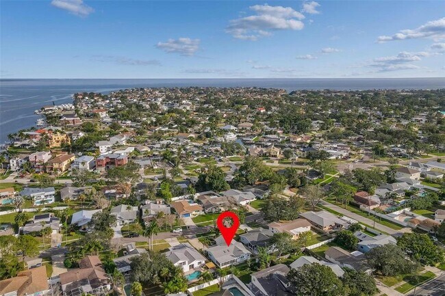 Building Photo - 5630 Venetian Blvd NE