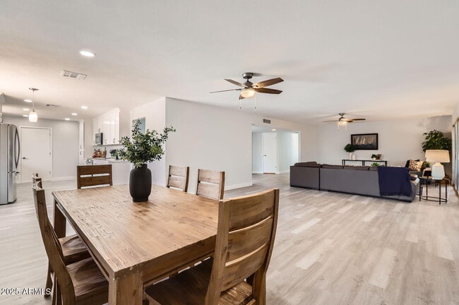 Building Photo - 12535 W Skyview Dr