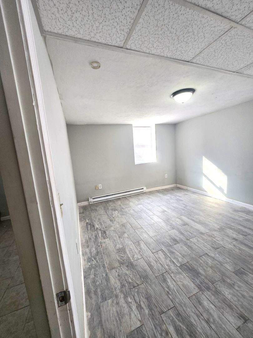 Building Photo - 98 Bradley St