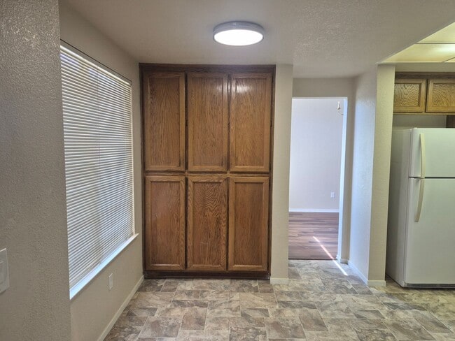 Building Photo - Adorable 3 bedroom 2.5 bath home