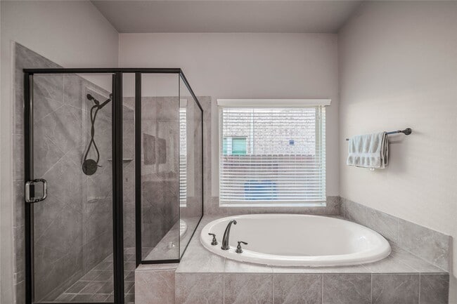 Building Photo - 13509 Silent Walk Dr