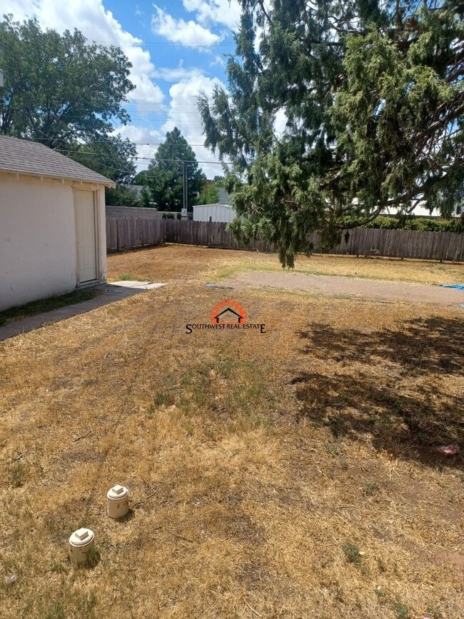 Building Photo - Cute 2 bedroom 1 bathroom home.