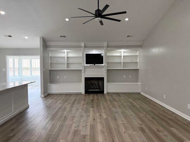 Building Photo - 1 Enclave Cir
