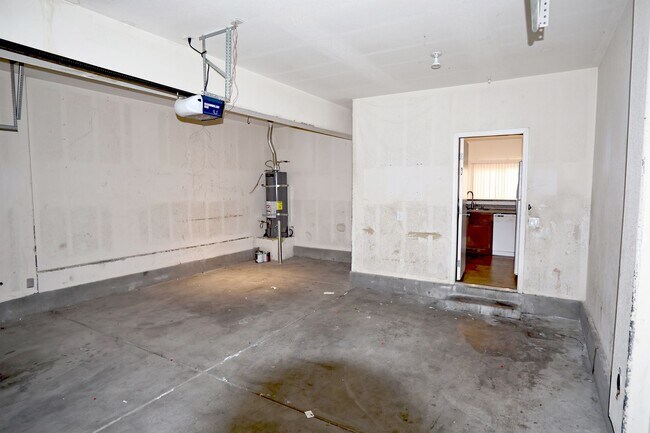 Building Photo - Single Family Home in Gated Community