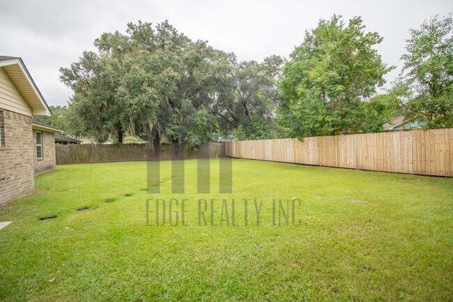 Building Photo - 1253 Roberts Way