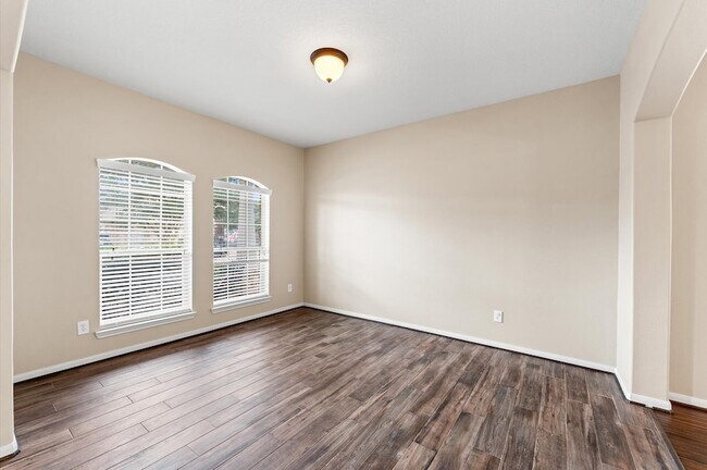 Building Photo - 406 Oak Stream Dr