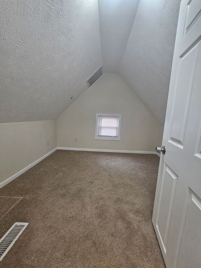 Building Photo - 3643 W 47th St