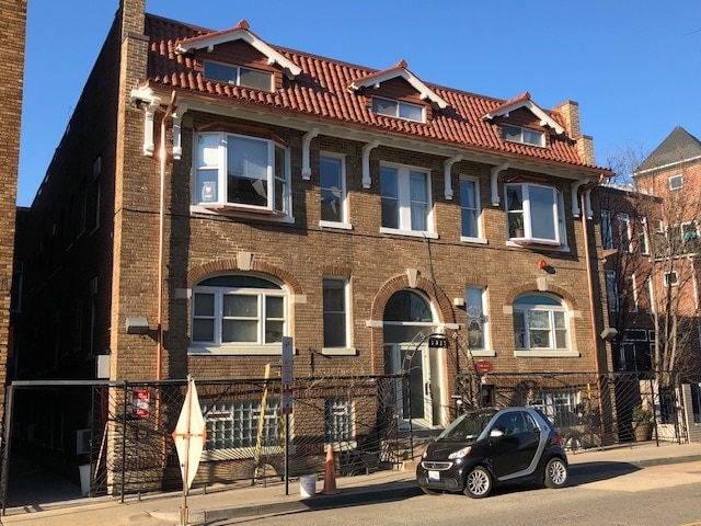 Building Photo - 1315 Park Rd NW