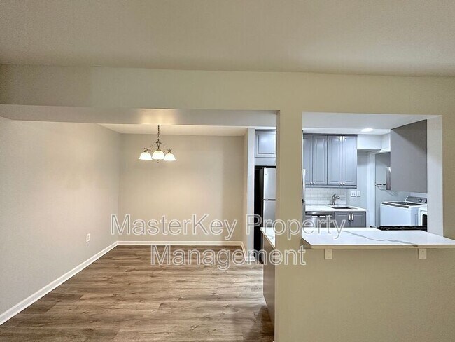 Building Photo - 1312 Hillbrow Ln