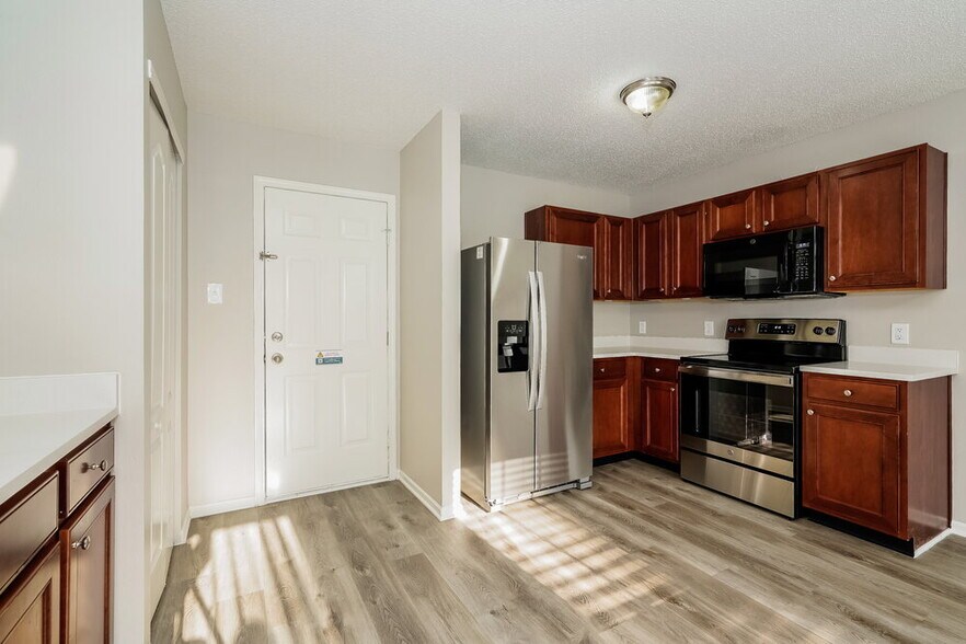 Building Photo - 6301 Monteo Ln