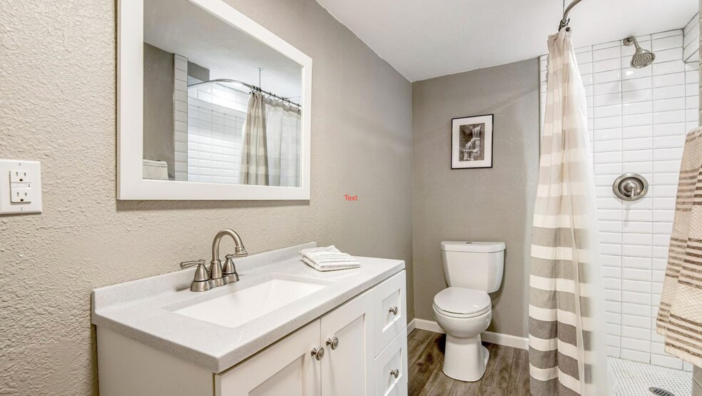 Building Photo - 8261 W Portland Ave