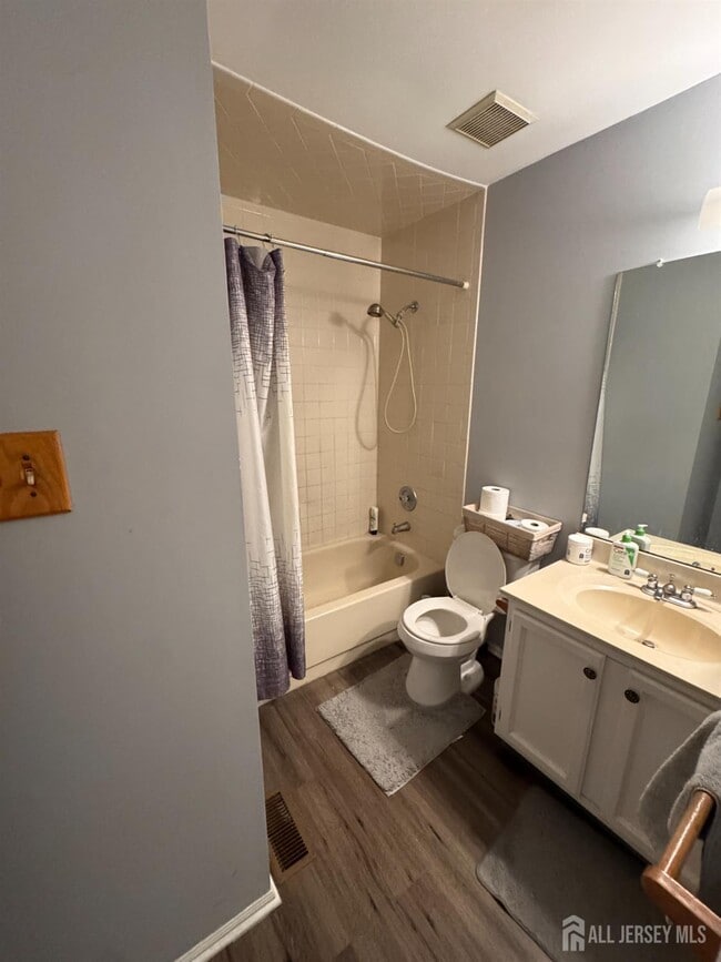 Building Photo - 337 Smithwold Rd