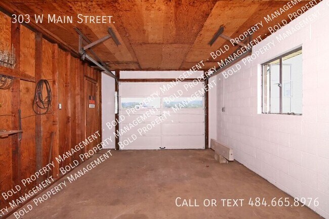 Building Photo - 303 W Main St