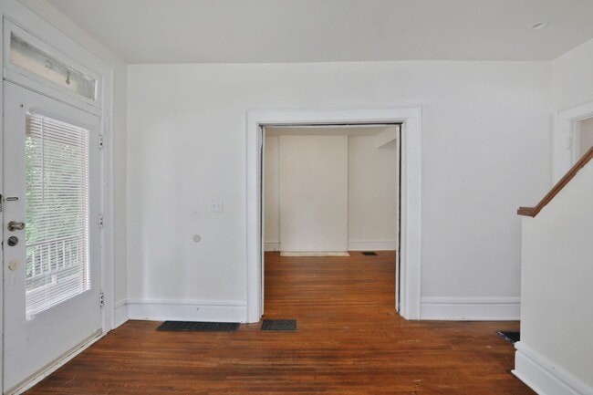 Building Photo - 126-126.5-1265 Frambes Ave