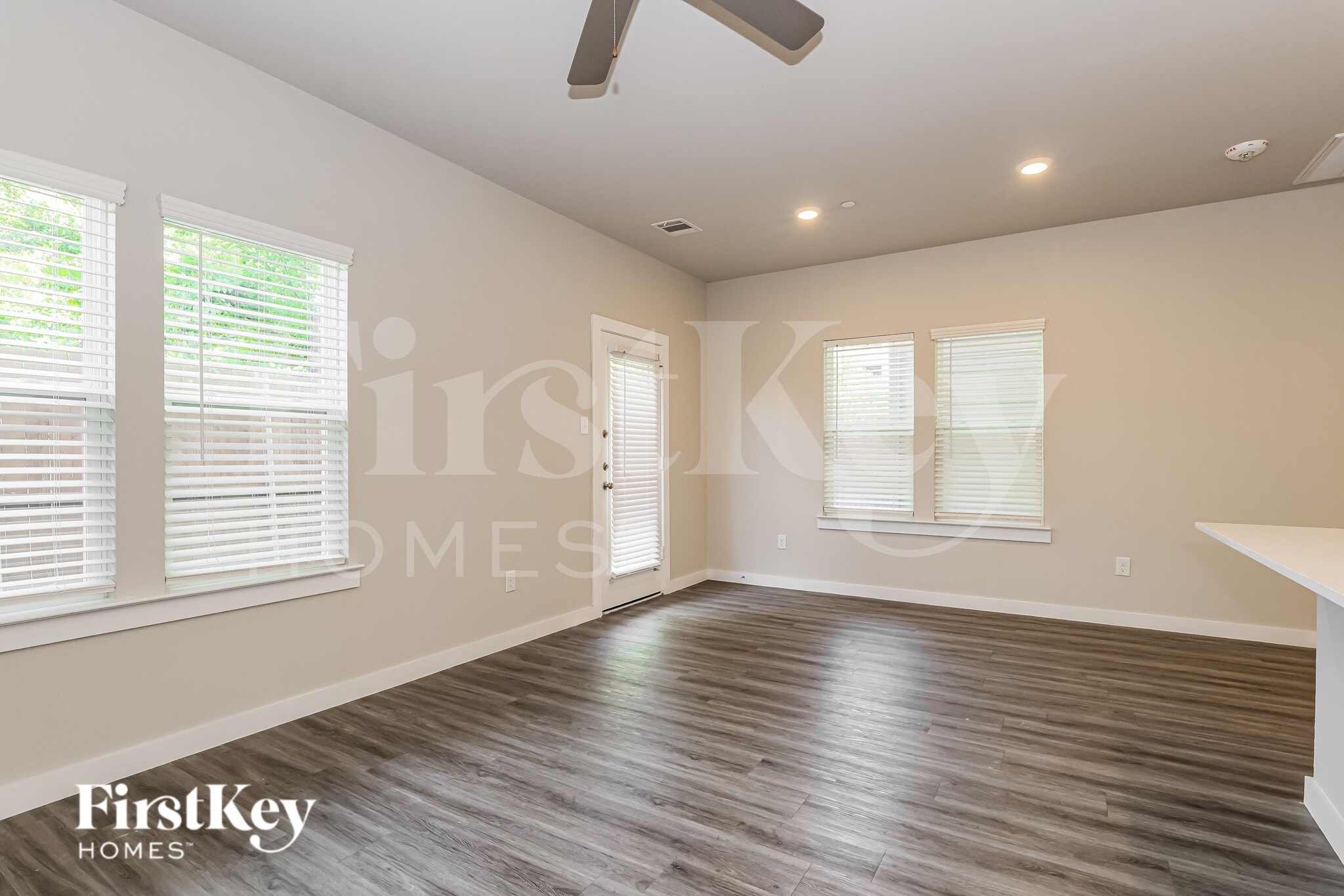Building Photo - 18326 W Centro Cir
