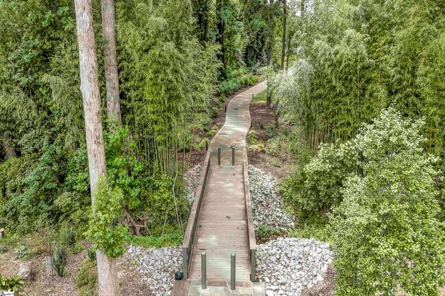 Building Photo - 505 Lumpkin St