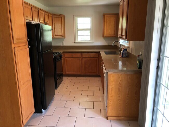 Building Photo - 5304 Colodny Dr
