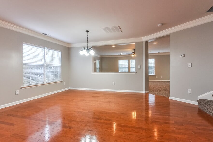 Building Photo - 6539 Guard Hill Dr