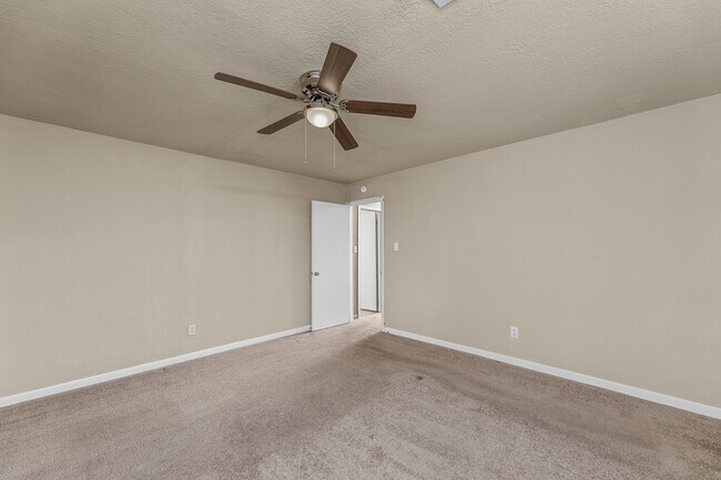 Building Photo - 4708 NW Cheryl Blvd