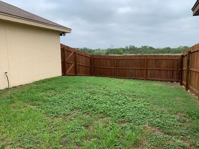 Building Photo - Now Available - Charming 3 Bedroom Patio Home