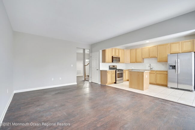 Building Photo - 44 Smock Ct