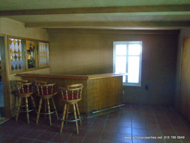 Building Photo - Central Roseville, Single Story Large Yard, Pool w/ Service 3 bedrooms, 2 baths,  1931sqft Gardne...