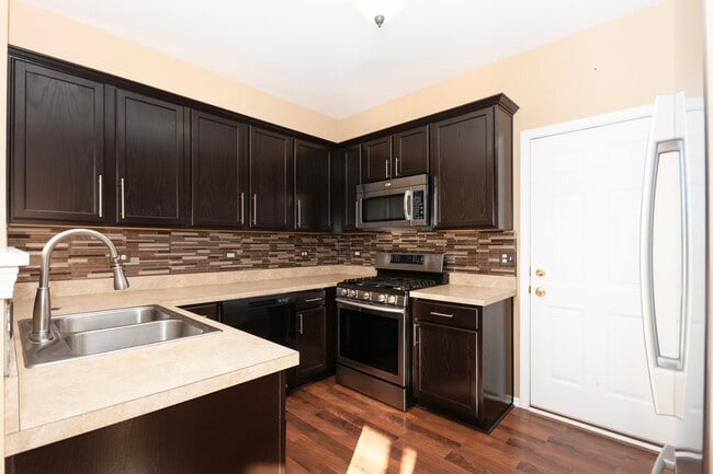 Building Photo - 2329 Moonlight Ct