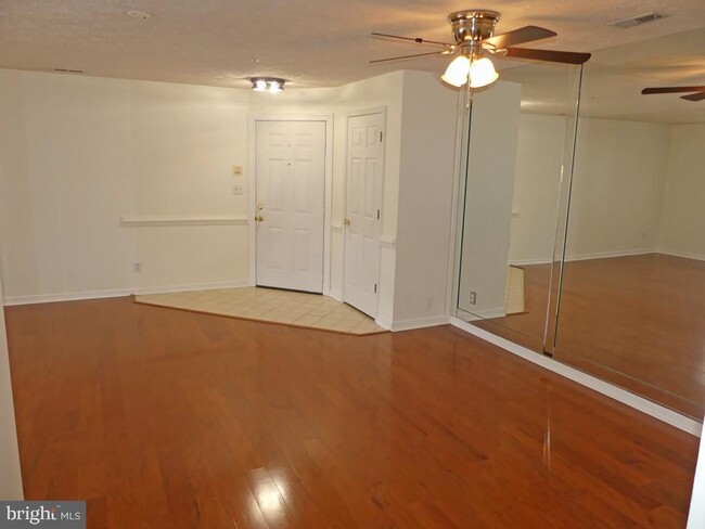 Building Photo - 200 Burkwood Ct