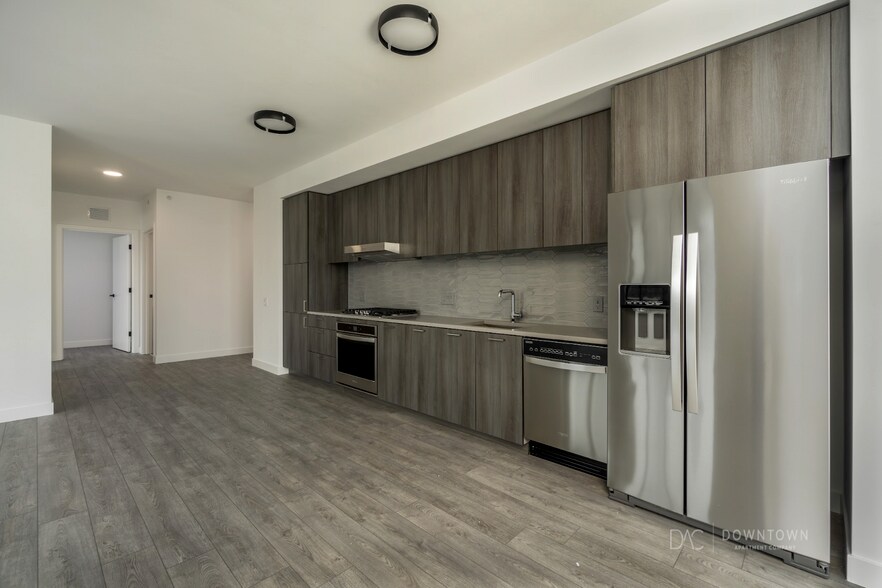 Building Photo - 38 S Peoria St