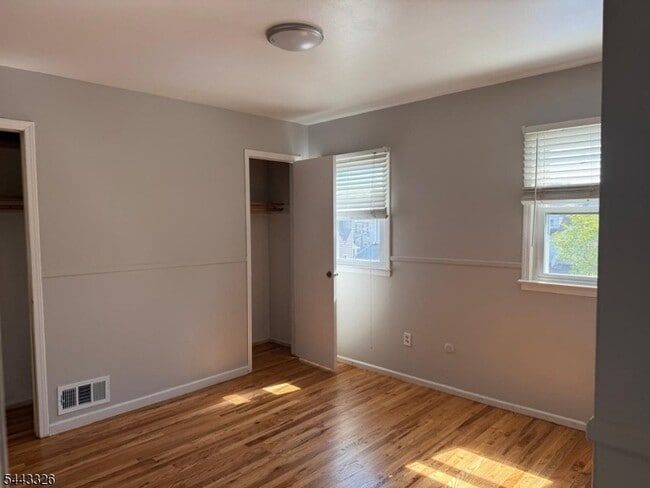 Building Photo - 17 Daka Ct