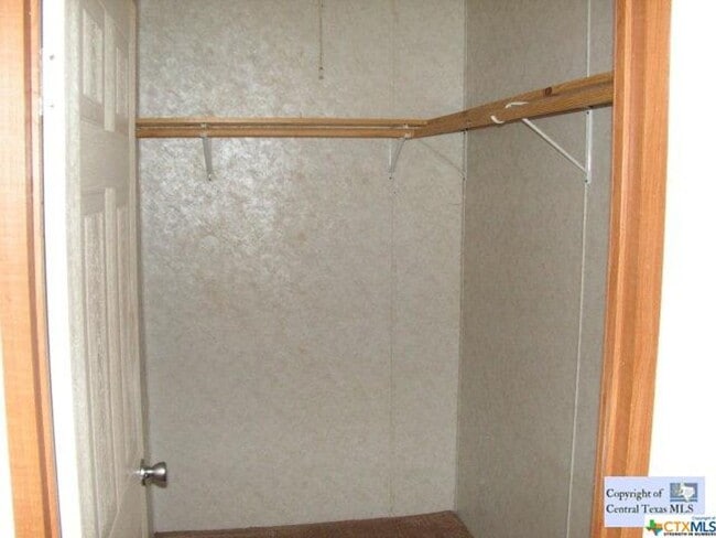 Building Photo - NEW ON MARKET