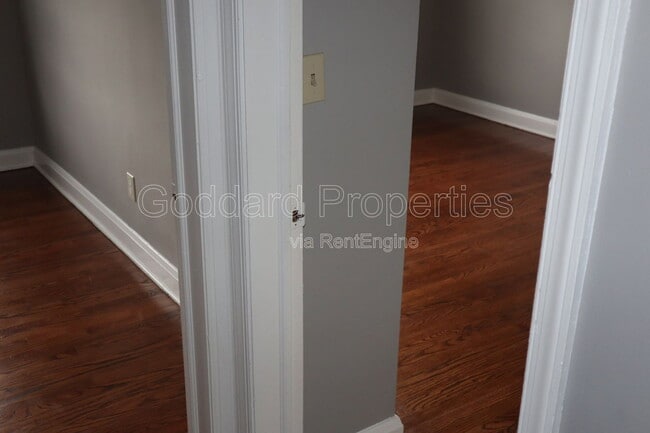 Building Photo - 5916 Northwood Dr